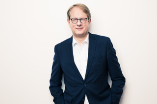 Porträt von Prof. Dr. Werner Süss in Farbe